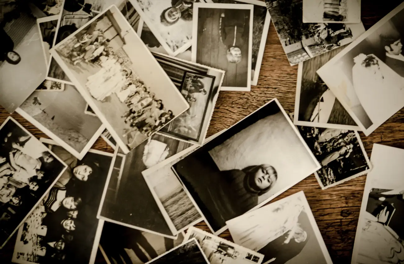 Cyfrowe archiwum rodzinne: jak ocalić wspomnienia od zapomnienia?